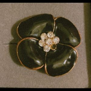 Adjustable Black Flower Ring